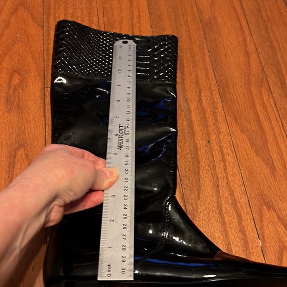 Coach Fiona patient leather size 5 boots! Worn four times! - Picture 11 of 11